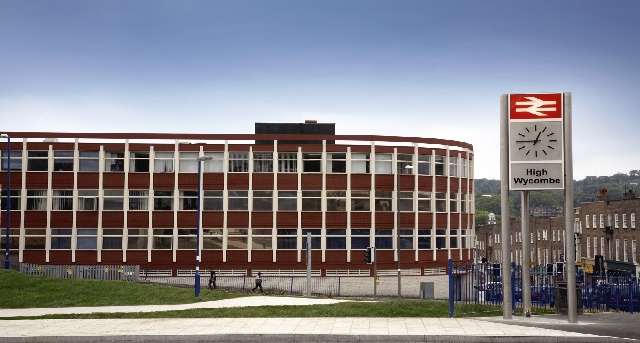 Sewa pejabat Crendon Street_3-1