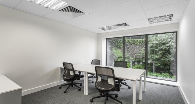 Alquiler oficinas Cube Building_3-1