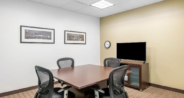 East Monroe Street 55, East Monroe Street 55, Chicago, IL 60603 — office space for rent, photo 5