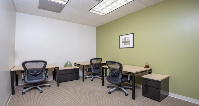 Fairview Plaza I, 5960 Fairview Road, Charlotte, NC 28210 — office space for rent, photo 1