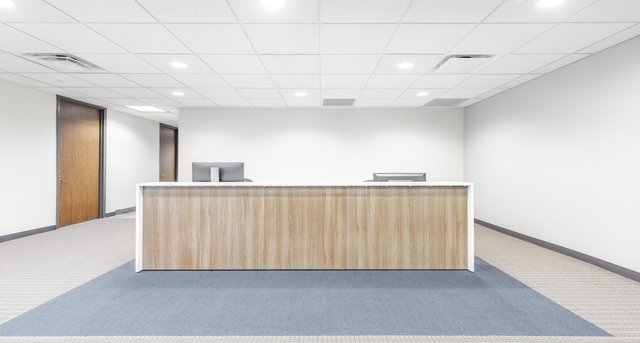 Rent office Fifth Third Center_2-1
