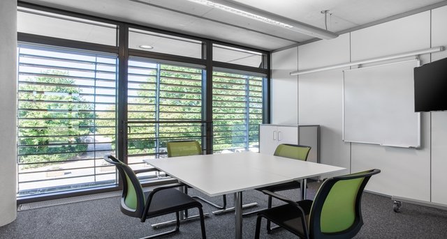 Rent office Great Marlings_8-1