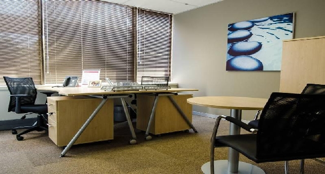 مكتب للايجارGround Floor, Lakeview Building, Mike Crawford Avenue 0157_1-1