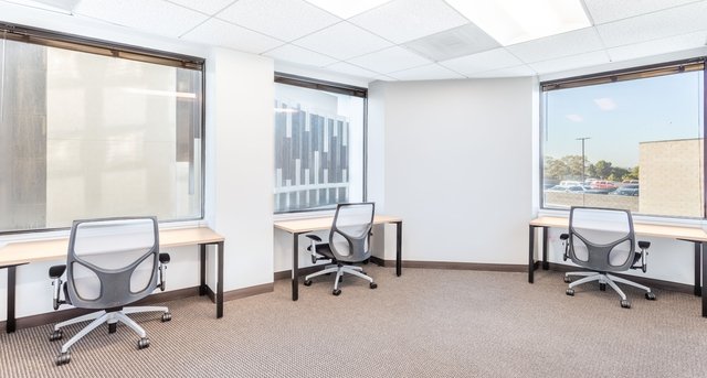 Pronájem kanceláře Hawthorne Boulevard Business Center_4-1