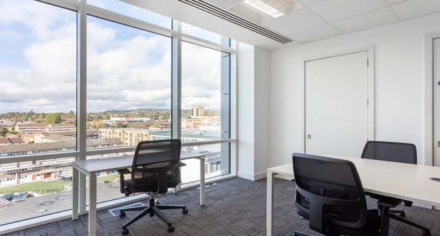 Kingsgate House, 62 High Street, Redhill, Surrey RH1 1SG — office space for rent, photo 2