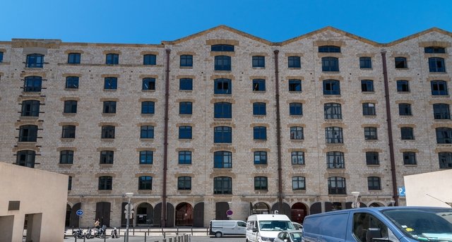 Sewa pejabat Les Docks Marseille_7-1