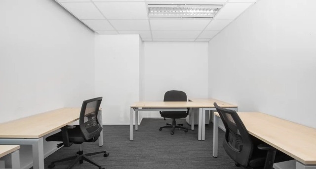 Rent office Level 26 & 34, East Tower, World Trade Centre_3-1