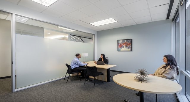 Rent office Lincoln Legacy One_2-1