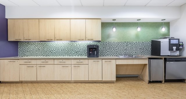 Rent office Mack-Cali Center III_4-1