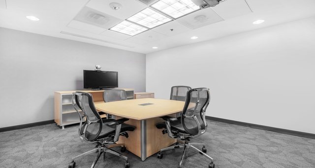 Rent office Metro Plaza II_7-1