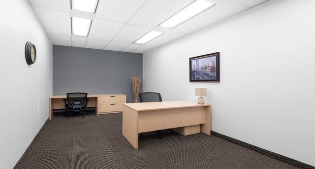 Rent office Mississauga Executive Centre 2_5-1
