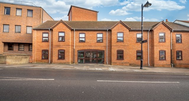 Oxford House, 12-20 Oxford Street, Newbury, Berkshire RG14 1JB — office space for rent, photo 5