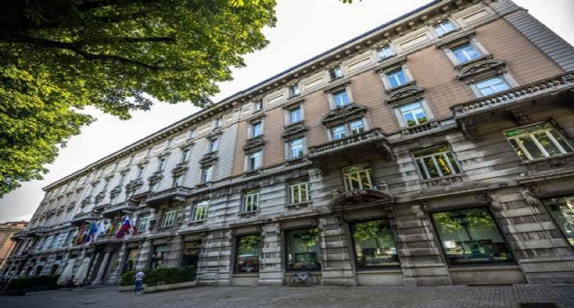 Rent office Palazzo Rezzara, Viale Papa Giovanni XXIII, 106_2-1