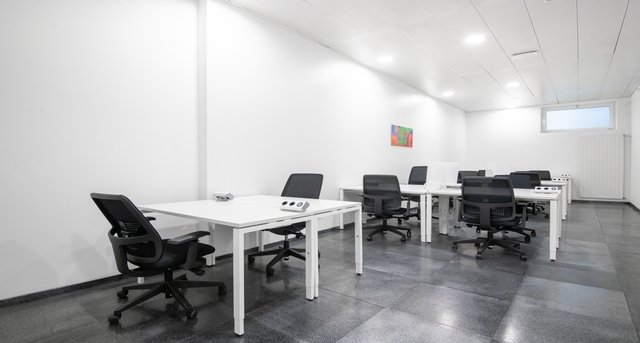 Sewa kantor Riva Paradiso 10-12_3-1