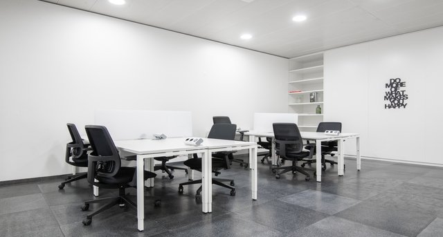 Sewa kantor Riva Paradiso 10-12_5-1