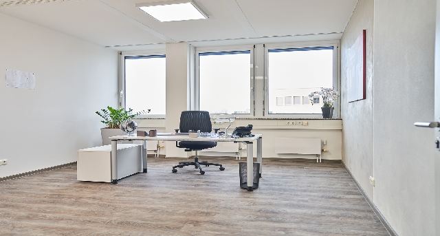Röntgenstraße 7-9, Röntgenstraße 7-9, Röntgenstraße 7-9 — office space for rent, photo 4