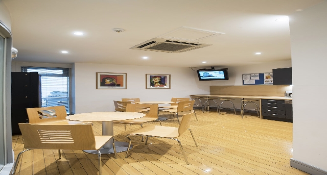 Saint Andrew Square 9-10, Saint Andrew Square 9-10, Edinburgh EH2 2AF — office space for rent, photo 12