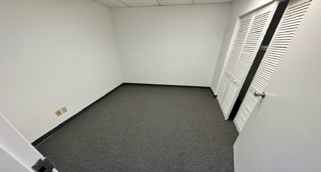 Rent office South Perimeter Road 1925_2-1