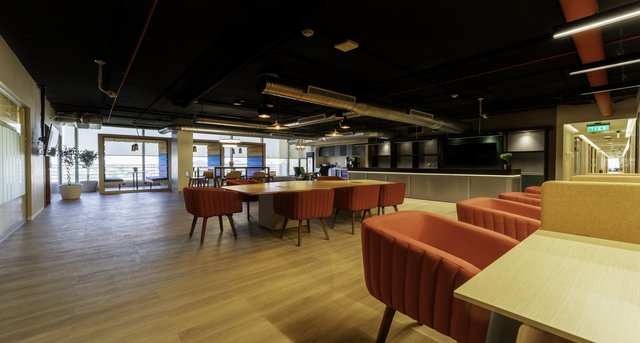 Alquiler oficinas Spring Plaza_1-1