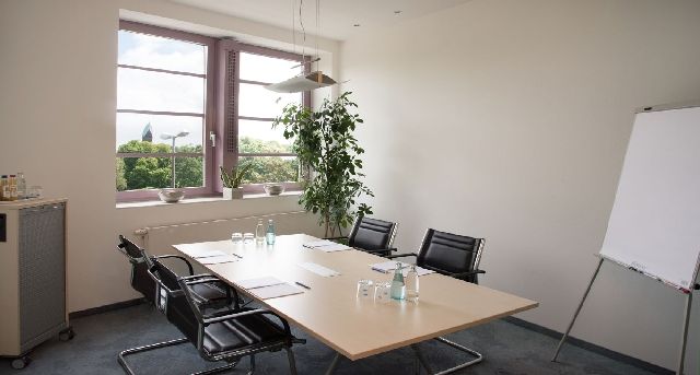 Rent office Tannenwaldallee 2_4-1