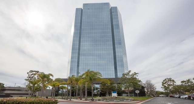Rent office Topa Financial Plaza_9-1