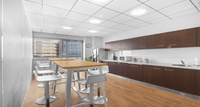 Rent office Toulouse Blagnac Airport_4-1
