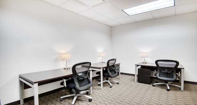 Rent office Trump Plaza_6-1