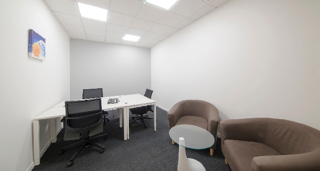 Sewa pejabat Venture House, Downshire Way, Arlington Square, Berkshire_3-1