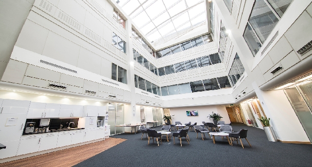 Sewa pejabat Venture House, Downshire Way, Arlington Square, Berkshire_5-1