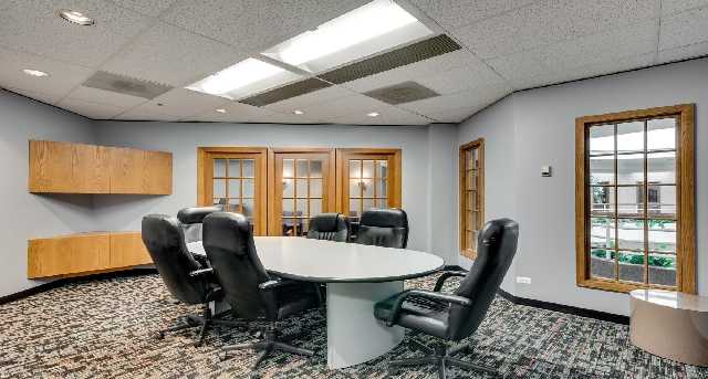 West Butterfield Road 340, West Butterfield Road 340, Chicago, IL 60126 — office space for rent, photo 4
