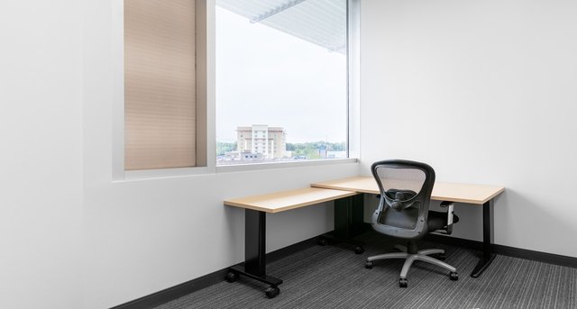 Rent office West Glen Town Center_5-1