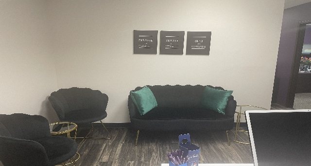 West Mockingbird Lane 1111, West Mockingbird Lane 1111, 510, Dallas, TX 75247 — office space for rent, photo 1
