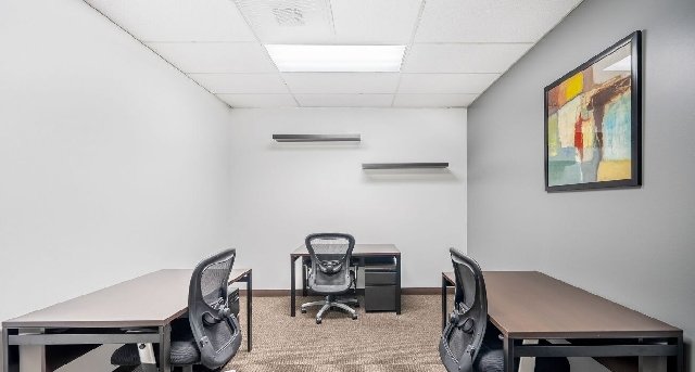 West Mockingbird Lane 1341, West Mockingbird Lane 1341, Dallas, TX 75247 — office space for rent, photo 4