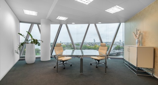 Westhafen Tower, Westhafenplatz, Westhafenplatz 1 Frankfurt — office space for rent, photo 3