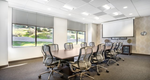 Rent office Woodside Office Center_2-1