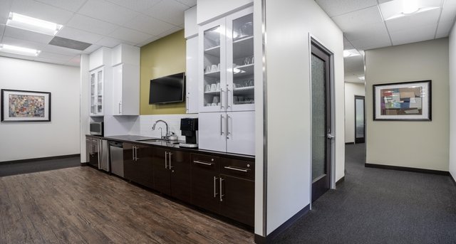 Rent office Woodside Office Center_4-1