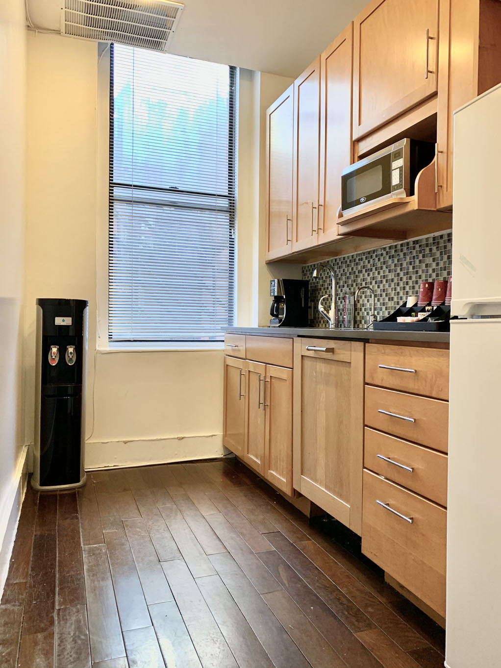 353 West 48th Street, 353 West 48th Street, New York, NY 10036 — office space for rent, photo 4