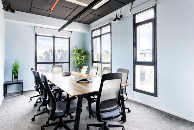 Zakup kancelarija — Easyspace Binyamina