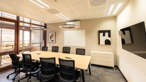 Rent office Regus Luca de Tena