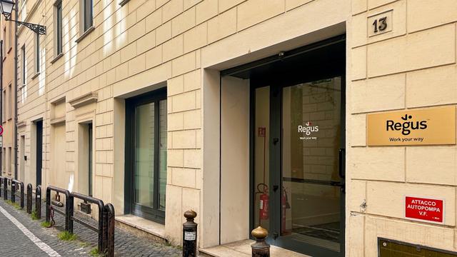 Rent office Salita San Nicola da Tolentino 13