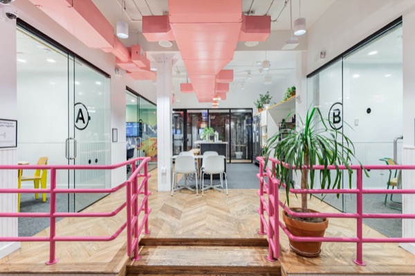 379 W Broadway, 379 West Broadway, Manhattan, NY 10012 — office space for rent, photo 1