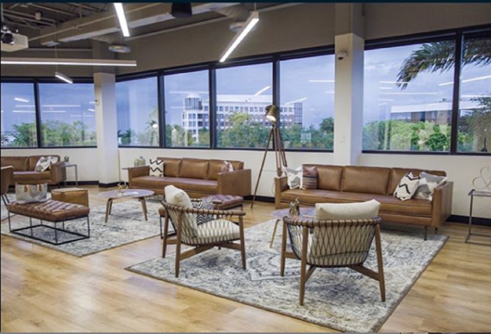 Business center Downtown Doral 8350 NW 52nd Ter. Rent office Downtown Doral 8350 NW 52nd Ter. — photo 1