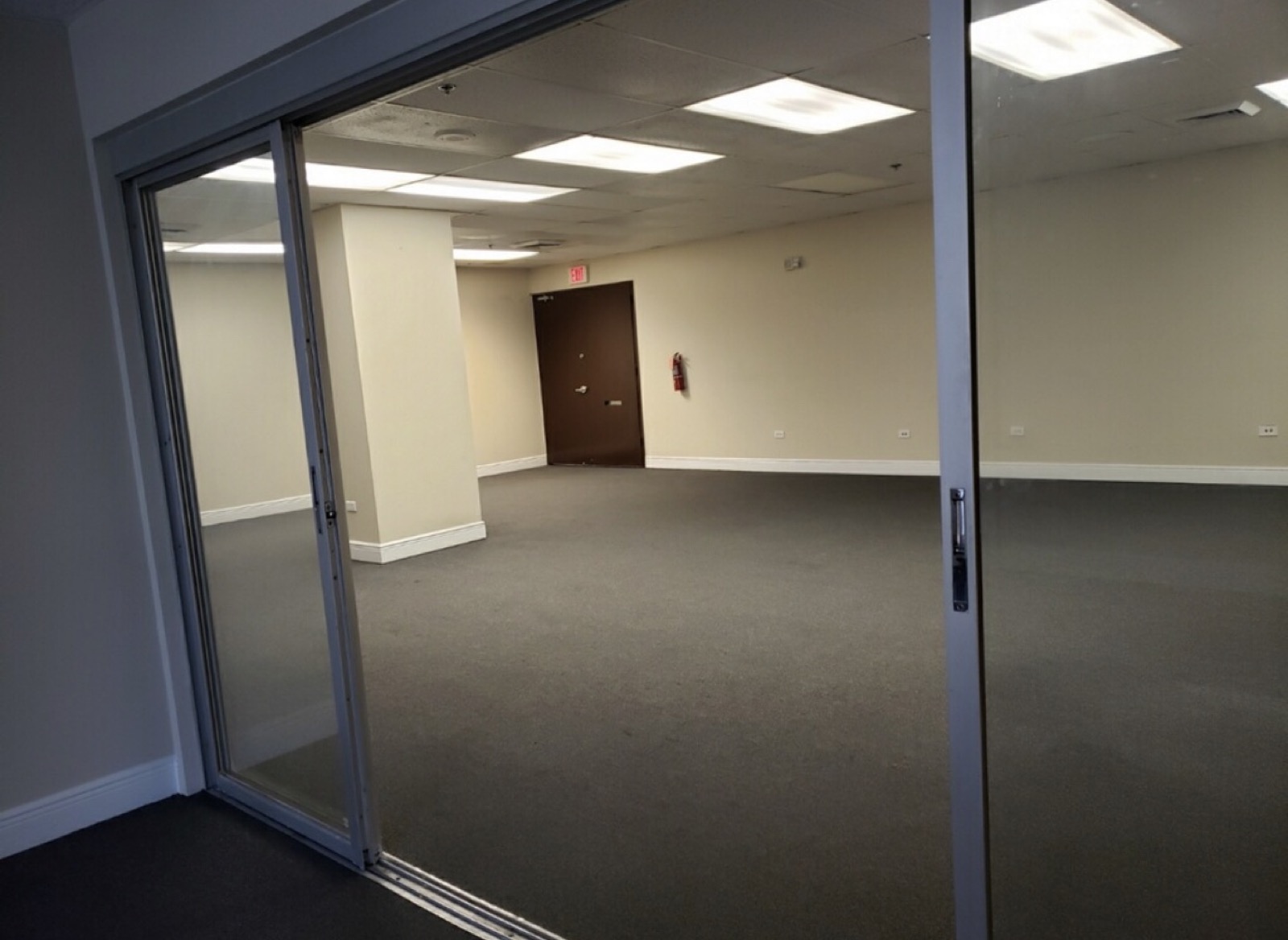 Business center 28 W Flagler St Rent office 28 W Flagler St — photo 1