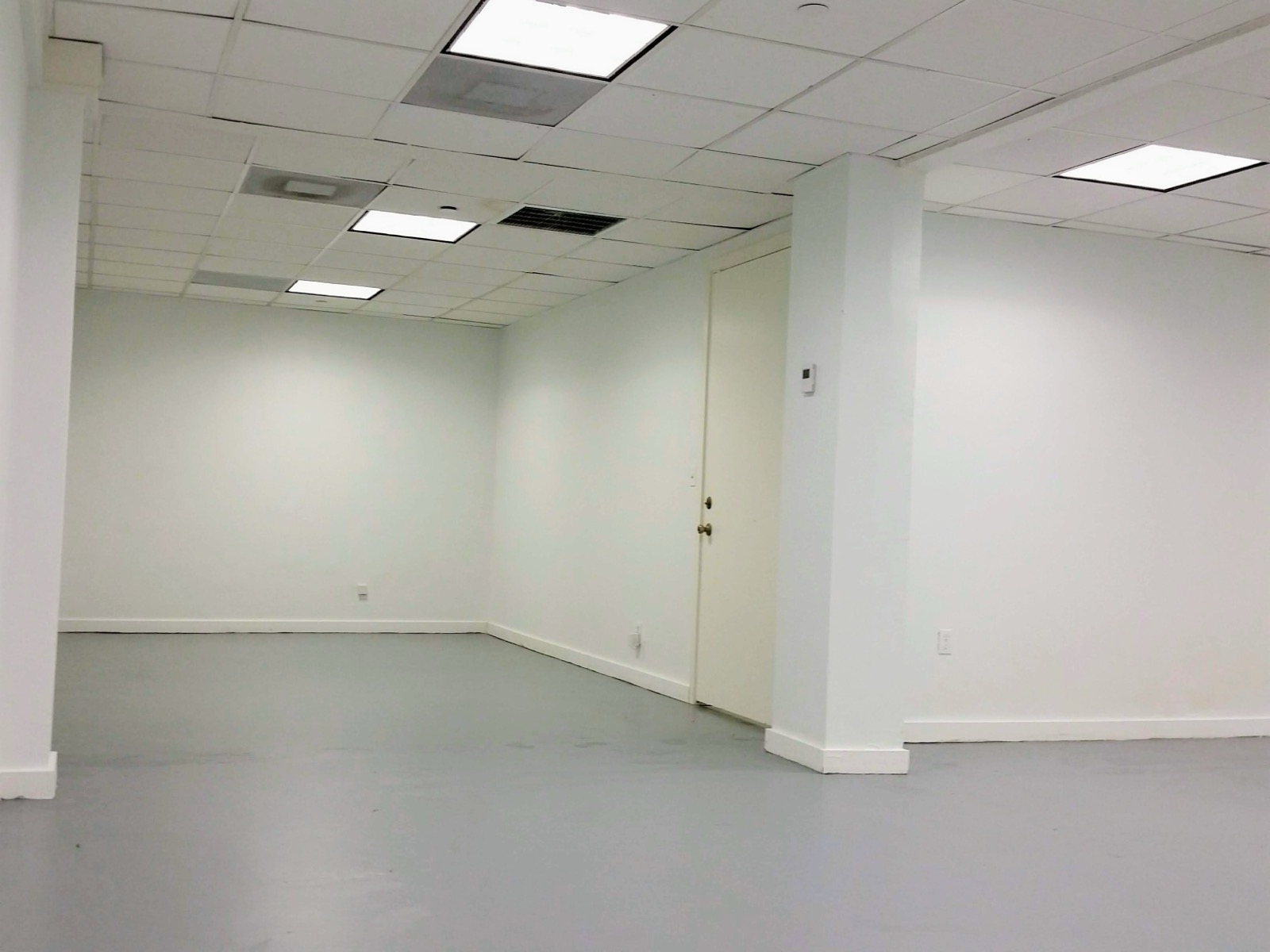 Business center 111 Northeast 1st Street Rent office 111 Northeast 1st Street — photo 3