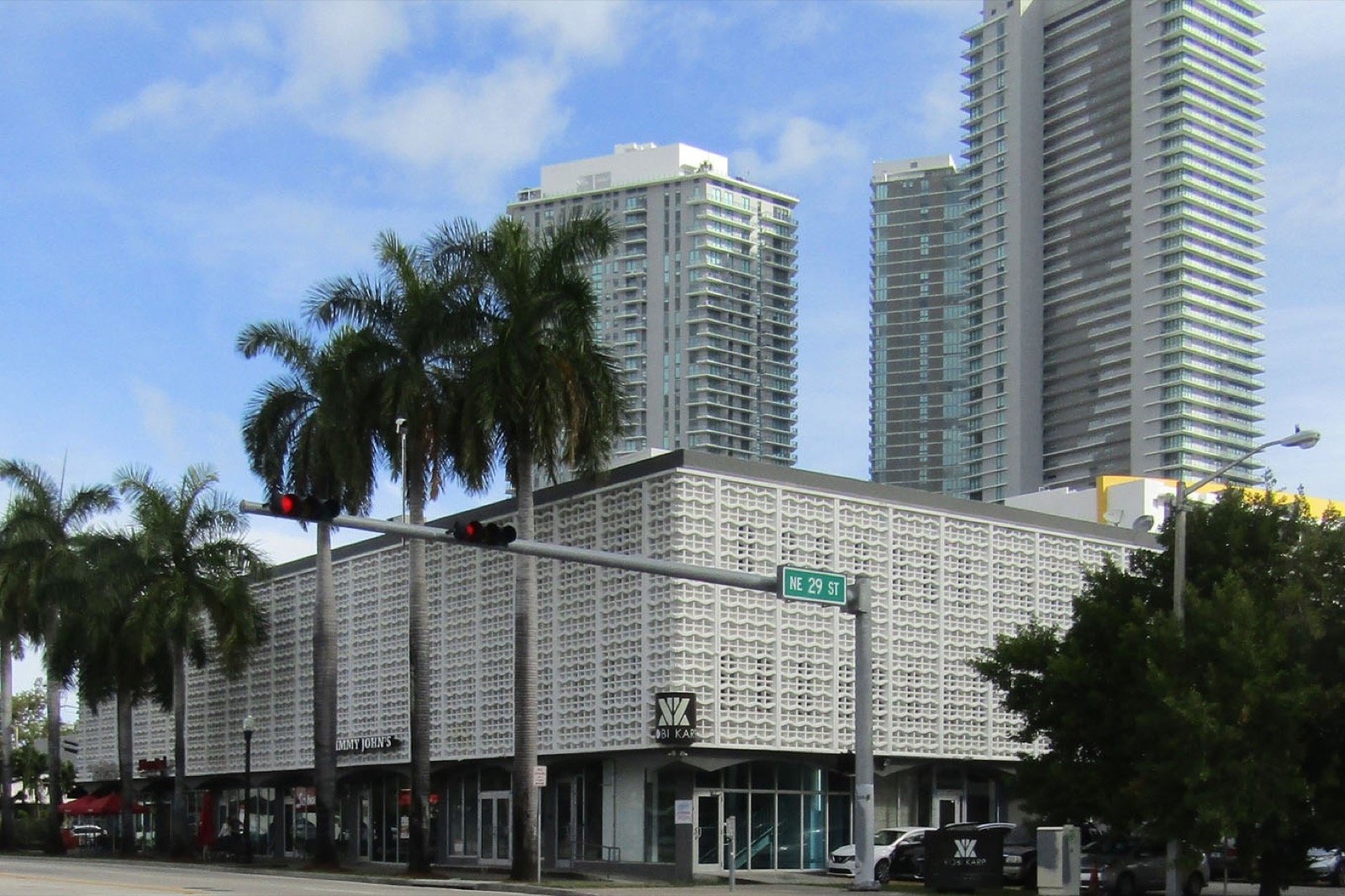 Business center 2915 Biscayne Boulevard Rent office 2915 Biscayne Boulevard — photo 1