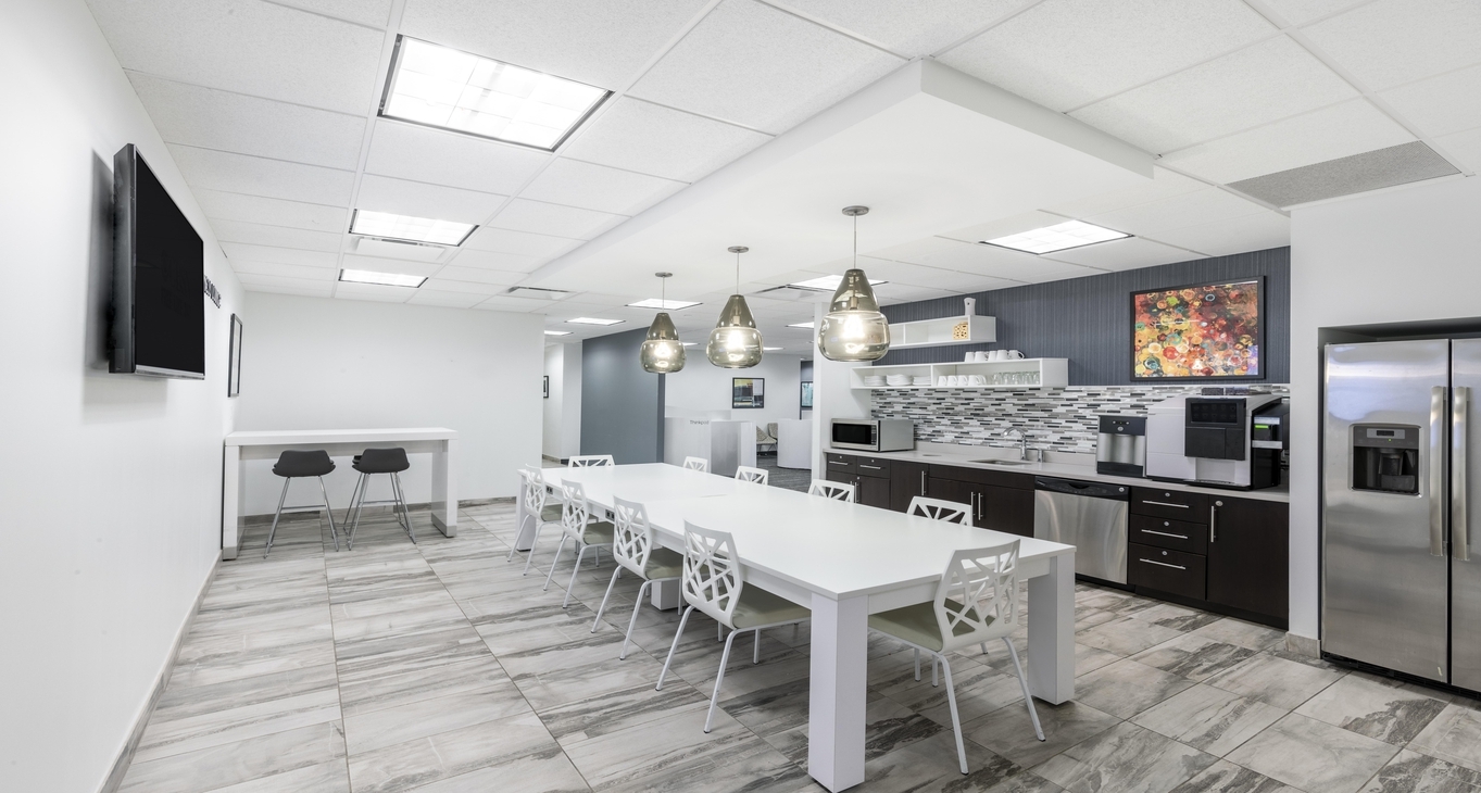 Rent office 1325 Avenue of the Americas — photo 5