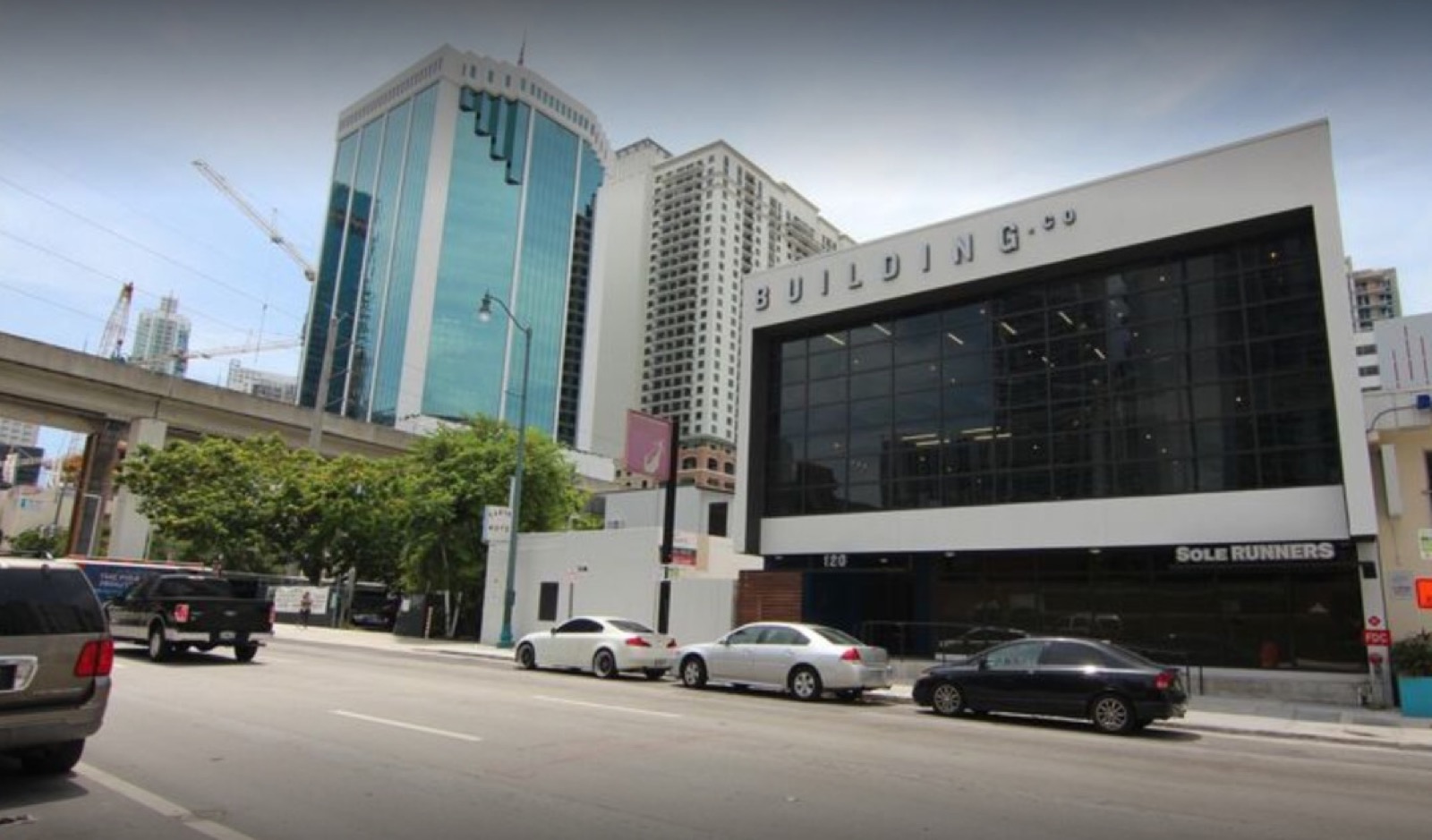 Business center Southwest 8th Street 120 Rent office Southwest 8th Street 120 — photo 1