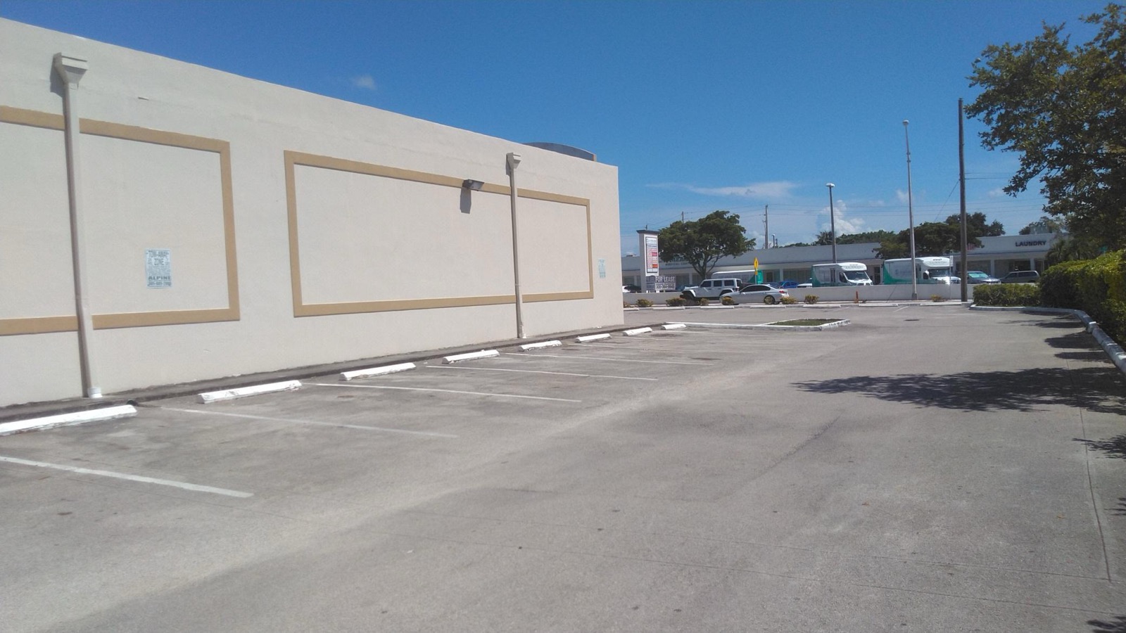 Business center Northeast 125th Street 401 Rent office Northeast 125th Street 401 — photo 2