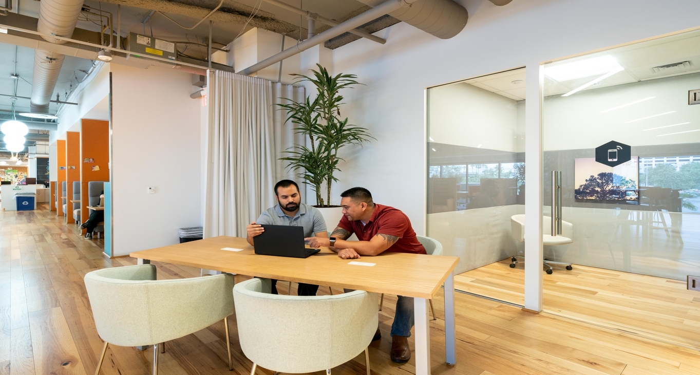 145 South Fairfax Avenue, 145 South Fairfax Avenue, Los Angeles, CA 90036 — office space for rent, photo 3