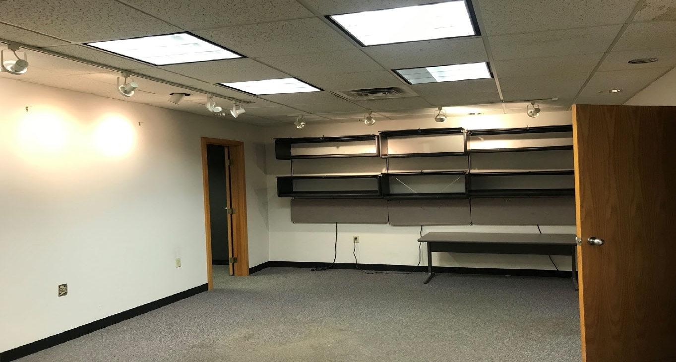 Rent office 165 N. Fifth St. — photo 29